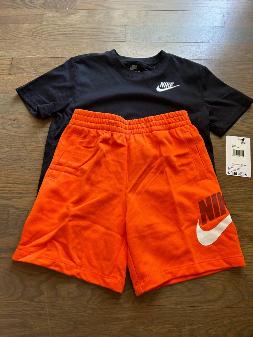 NWT Nike Boys Set size 7